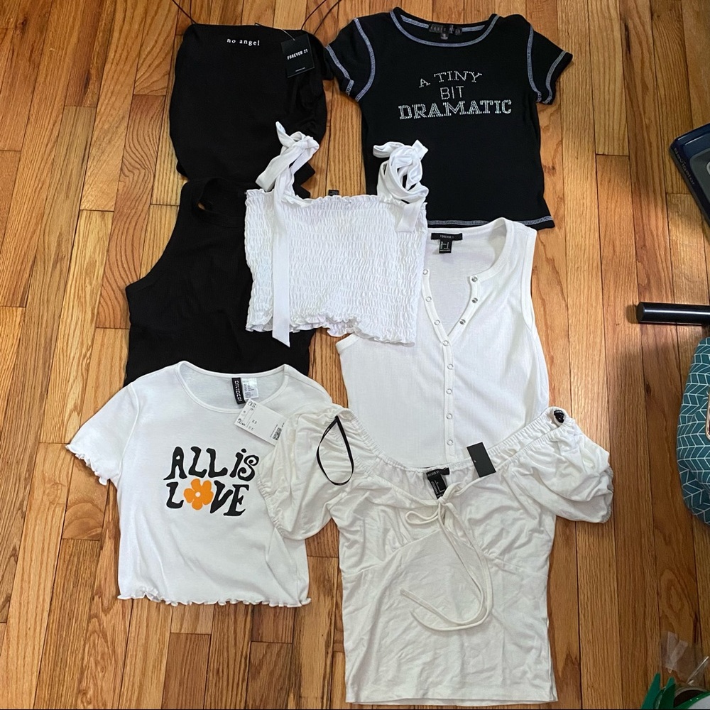 Bundle of 7 crop tops